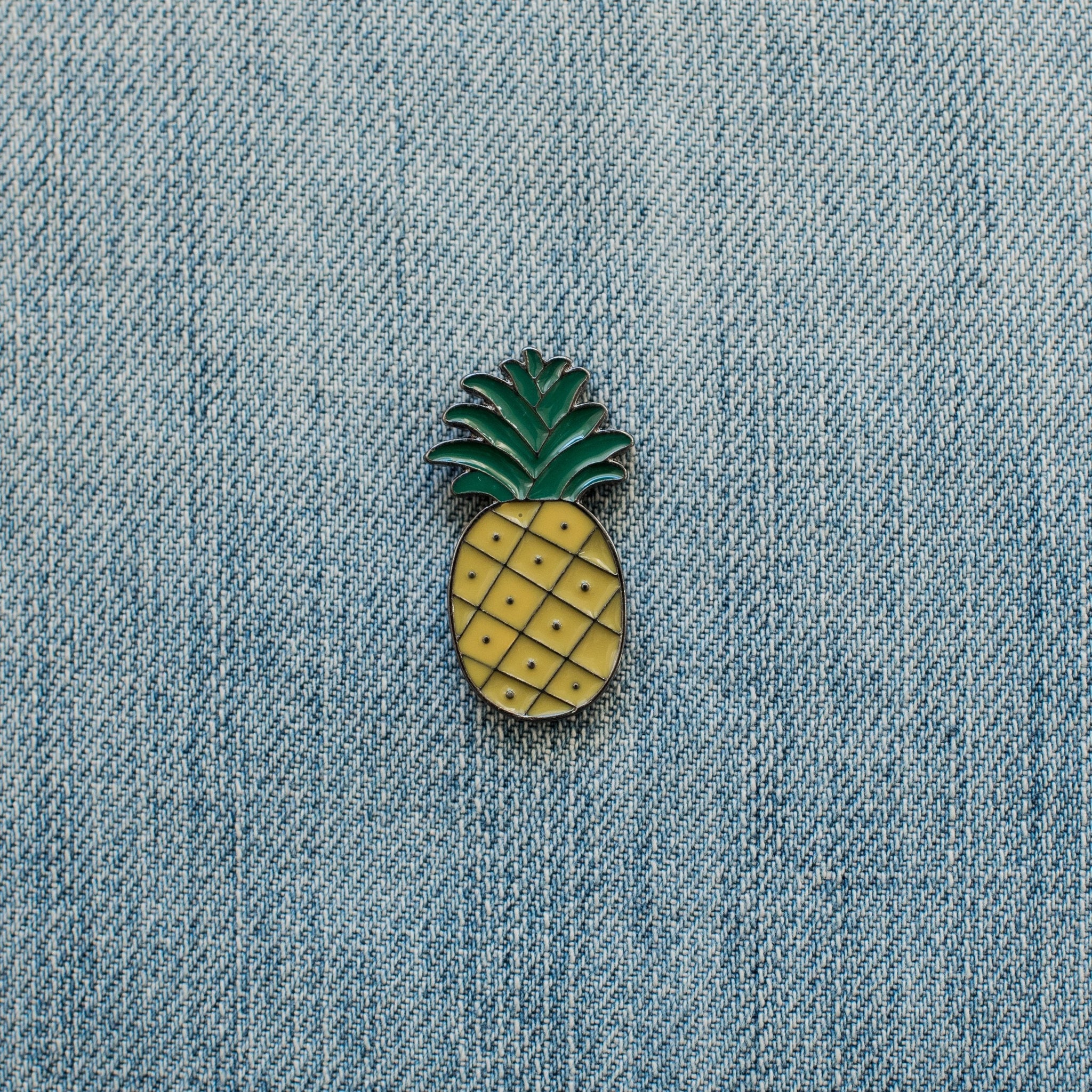 Example Pin Badge – SparkLayer B2B Demo Store