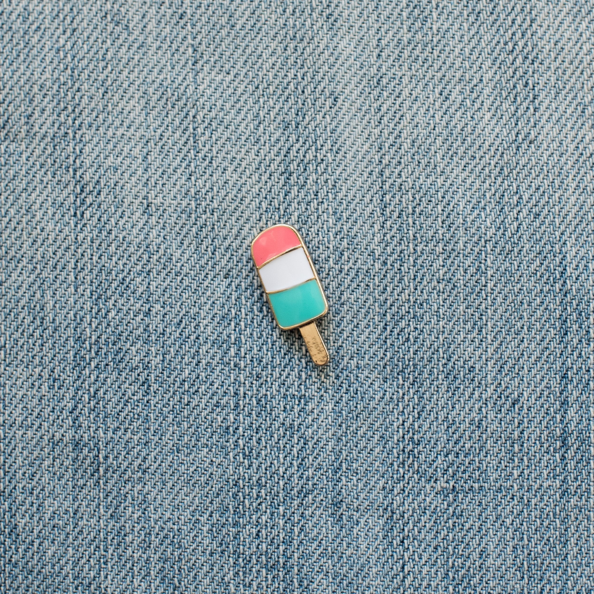 Example Pin Badge – SparkLayer B2B Demo Store